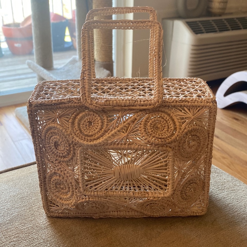 Handwoven bag made in Colombia